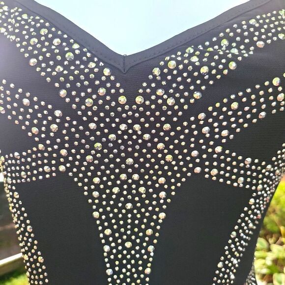 nwot Black with shiny crystals and mesh sleeves with adorned crystals, - Picture 2 of 14
